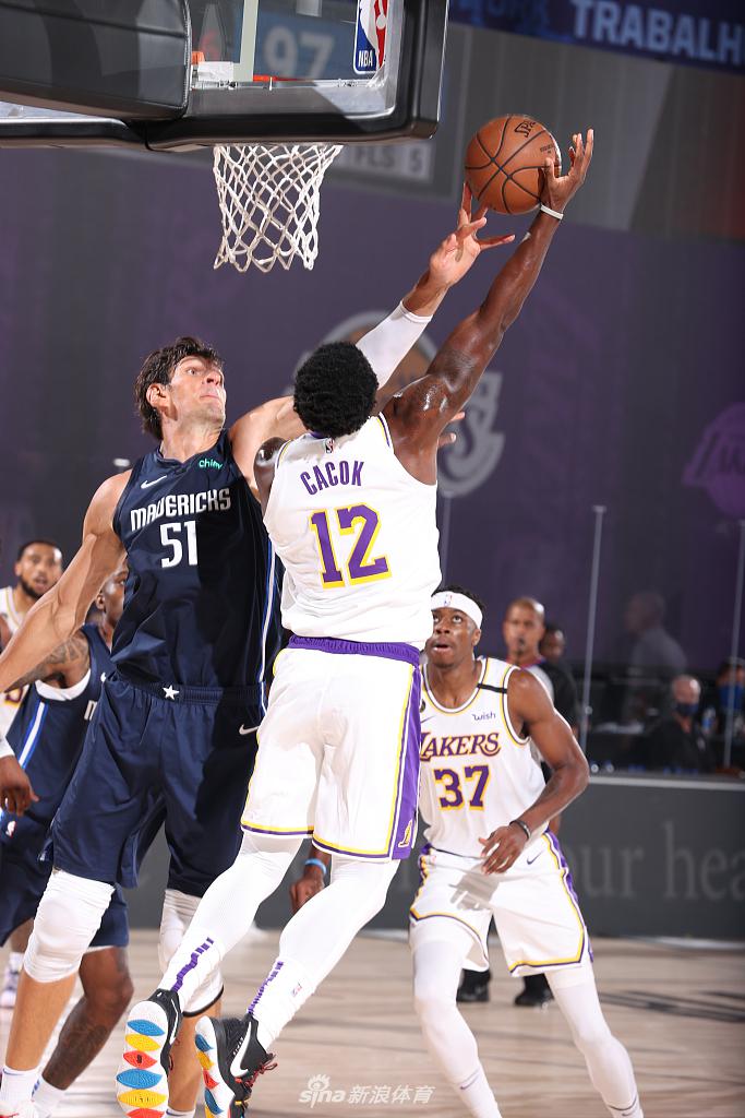 [NBA热身赛]独行侠108-104湖人