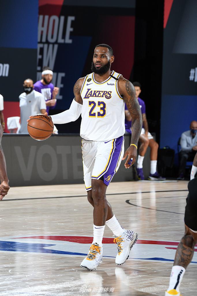 [NBA西部决赛]湖人106-114掘金 詹姆斯三双穆雷28分