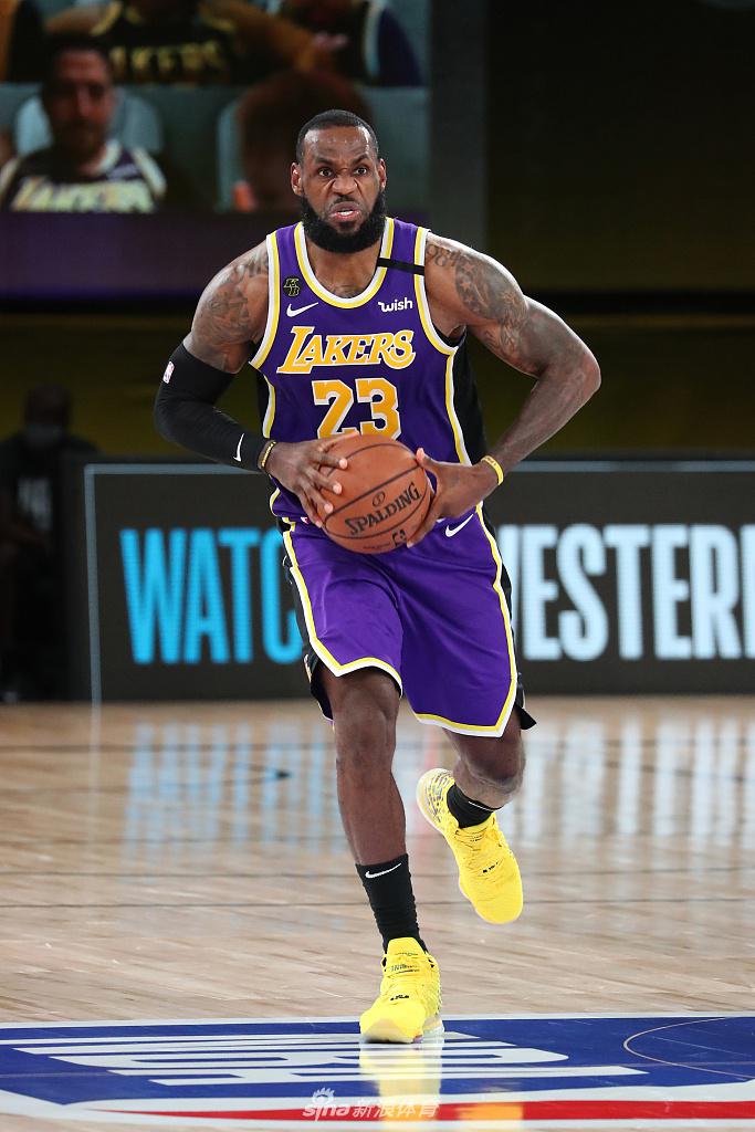 [NBA西部决赛G5]湖人117-107掘金 浓眉27分詹皇38分三双