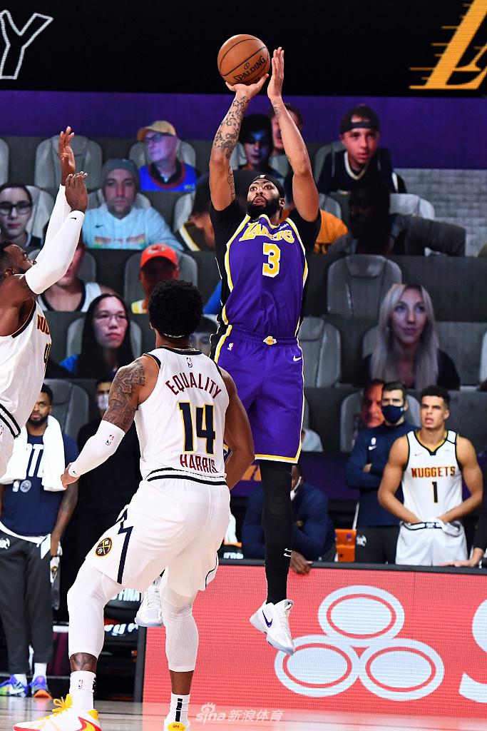 [NBA西部决赛G5]湖人117-107掘金 浓眉27分詹皇38分三双