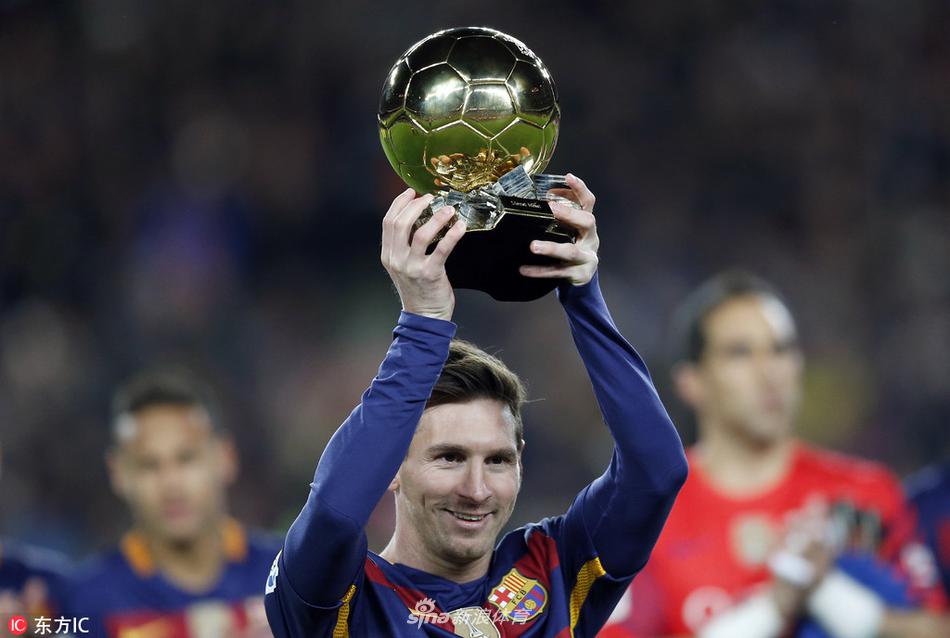 回顾绝代双骄领取金球奖瞬间