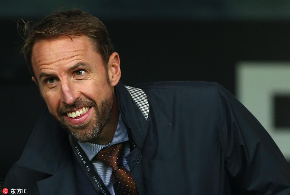 索思盖特现身观战英超比赛