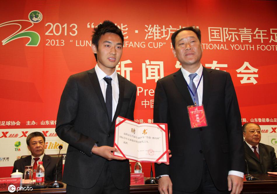 [盘点]中国球员西装秀 谁是现役最靓的仔？