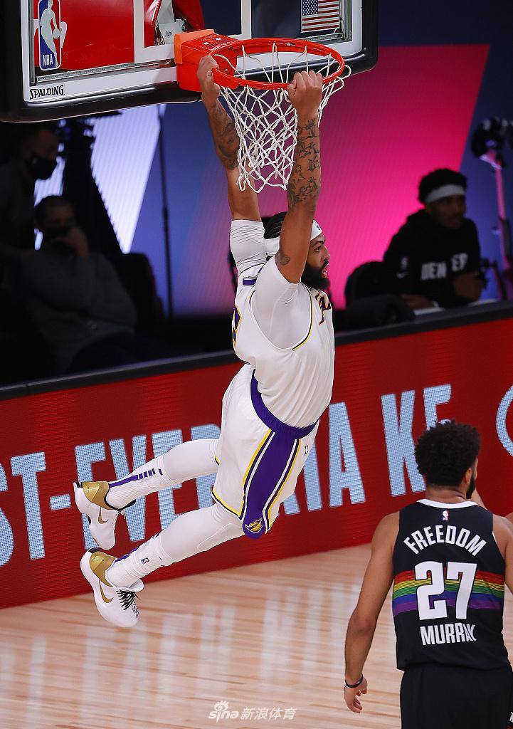 [NBA西部决赛]湖人106-114掘金 詹姆斯三双穆雷28分