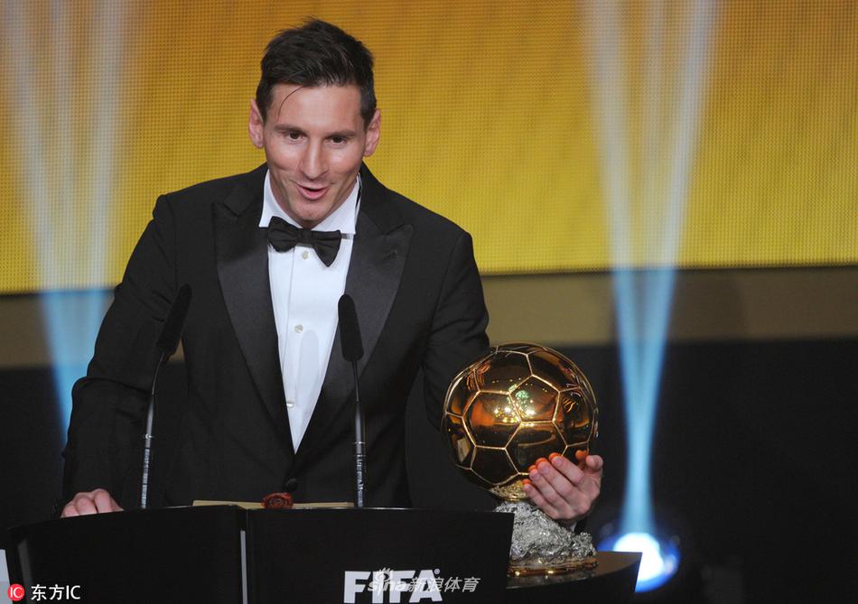 回顾绝代双骄领取金球奖瞬间