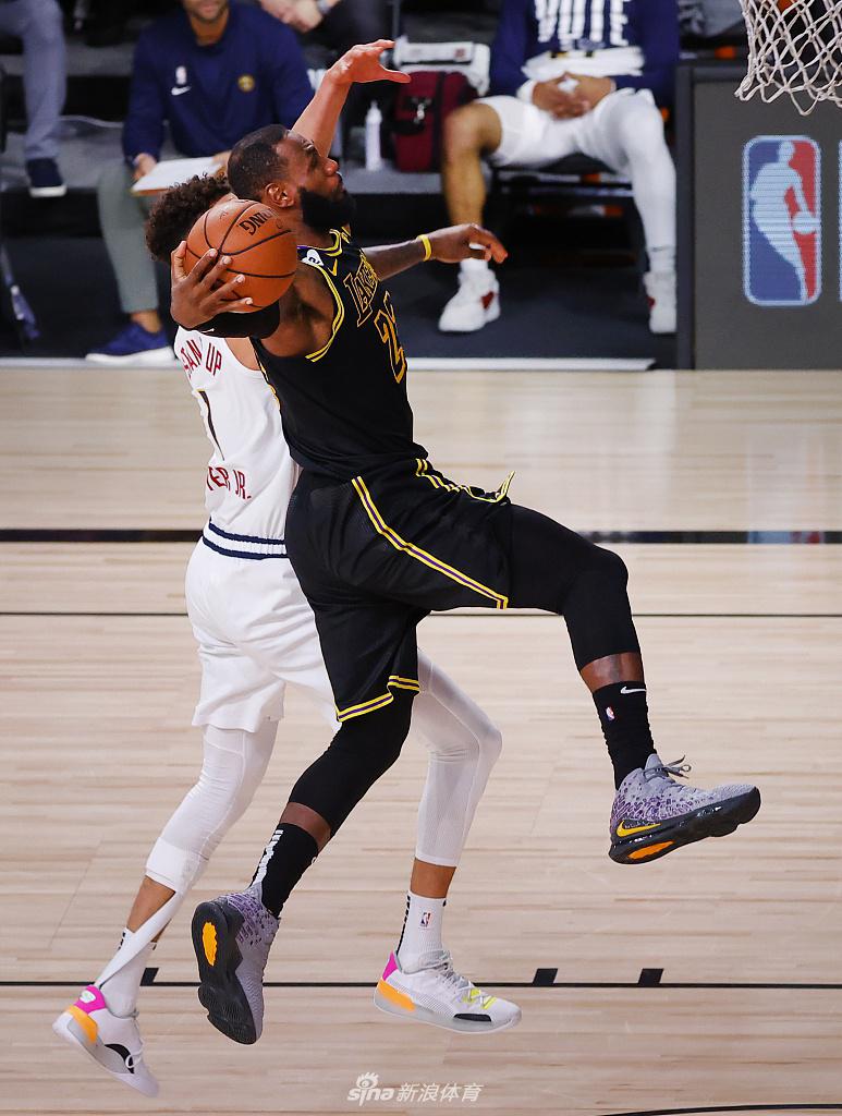 [NBA西部决赛]湖人以105-103险胜掘金 浓眉压哨三分绝杀詹皇26分