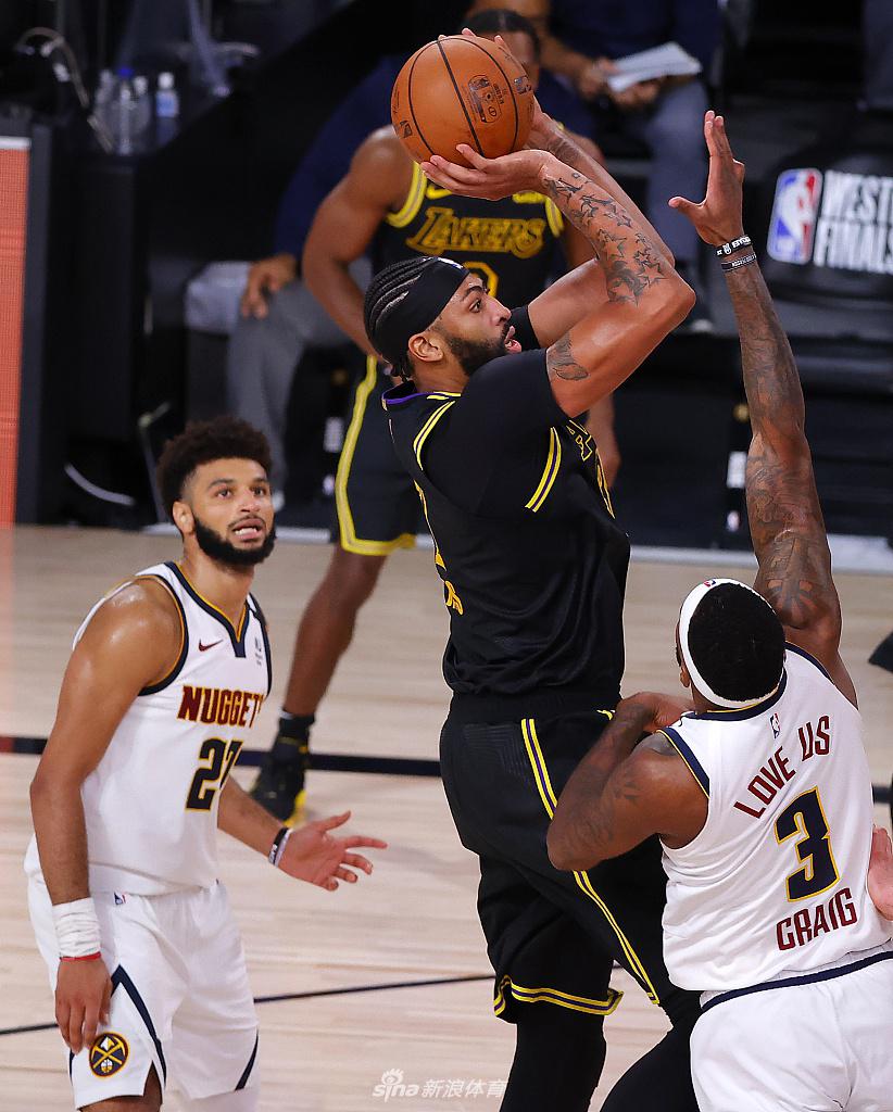 [NBA西部决赛]湖人以105-103险胜掘金 浓眉压哨三分绝杀詹皇26分