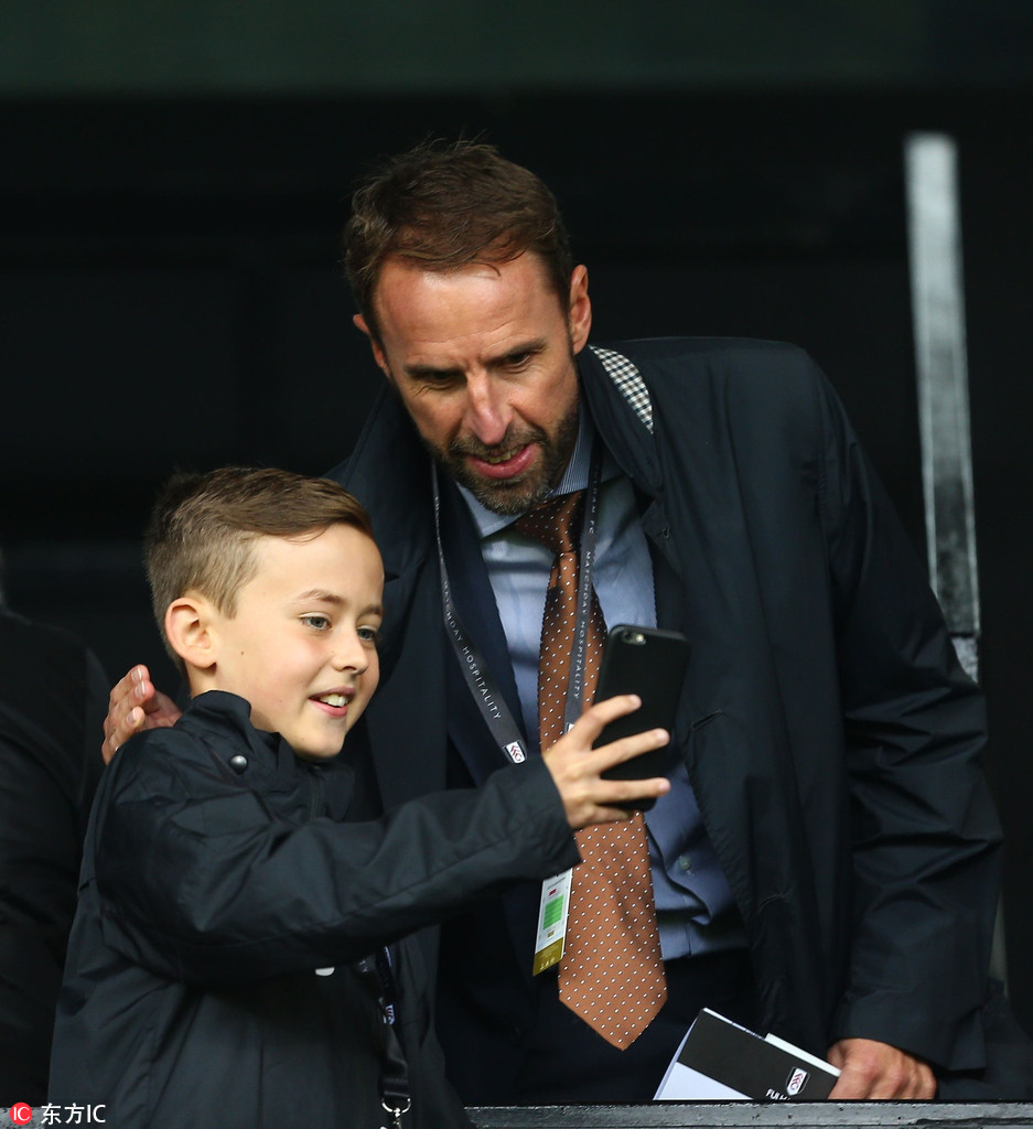 索思盖特现身观战英超比赛