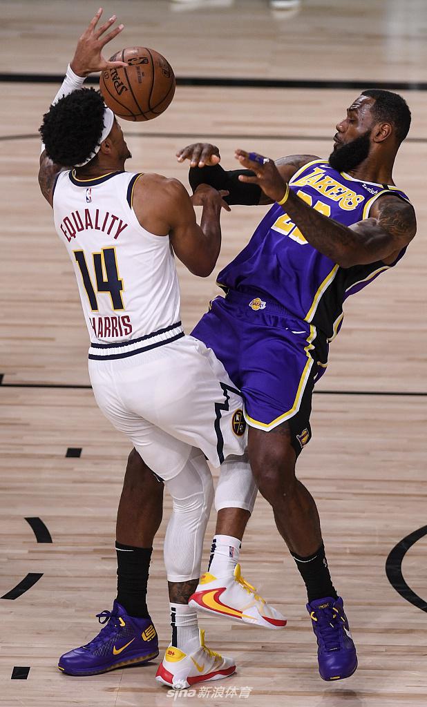 [NBA西部决赛G5]湖人117-107掘金 浓眉27分詹皇38分三双
