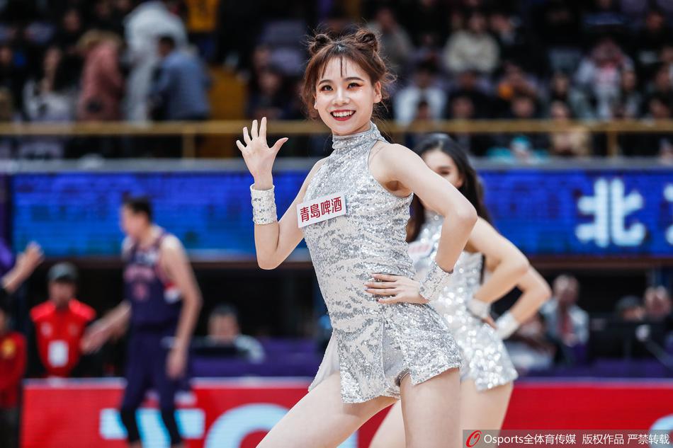 北京紫金勇士vs广州龙狮篮球宝贝热舞助威