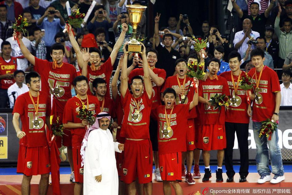 体坛十年回顾：中国男篮起起伏伏