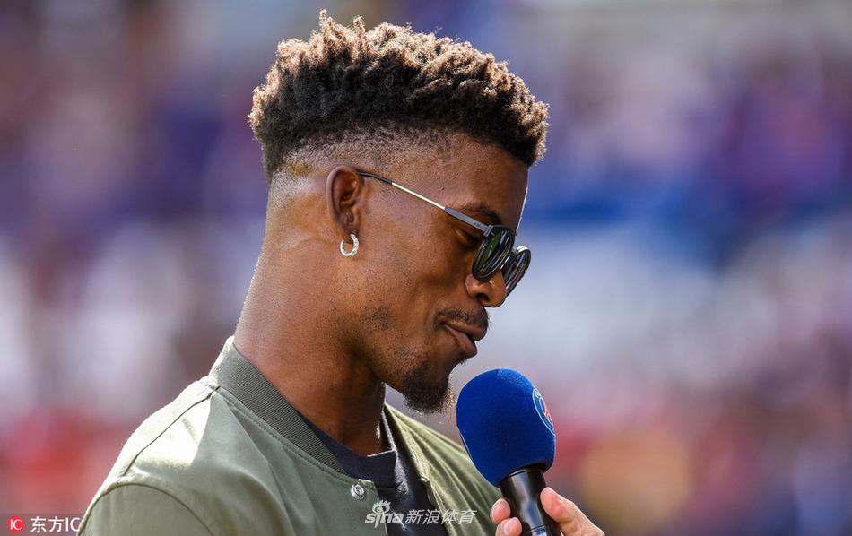 吉米巴特勒观战大巴黎法甲比赛