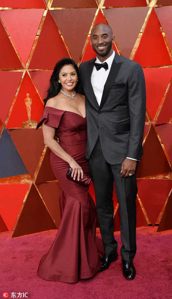 科比携妻亮相奥斯卡颁奖礼