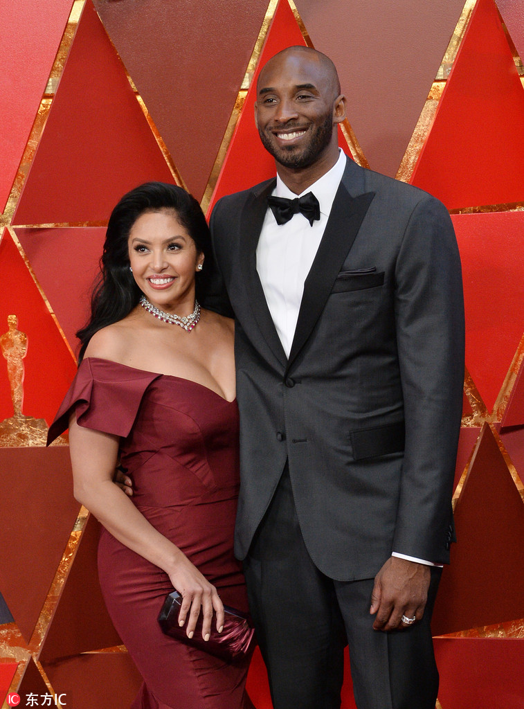 科比携妻亮相奥斯卡颁奖礼