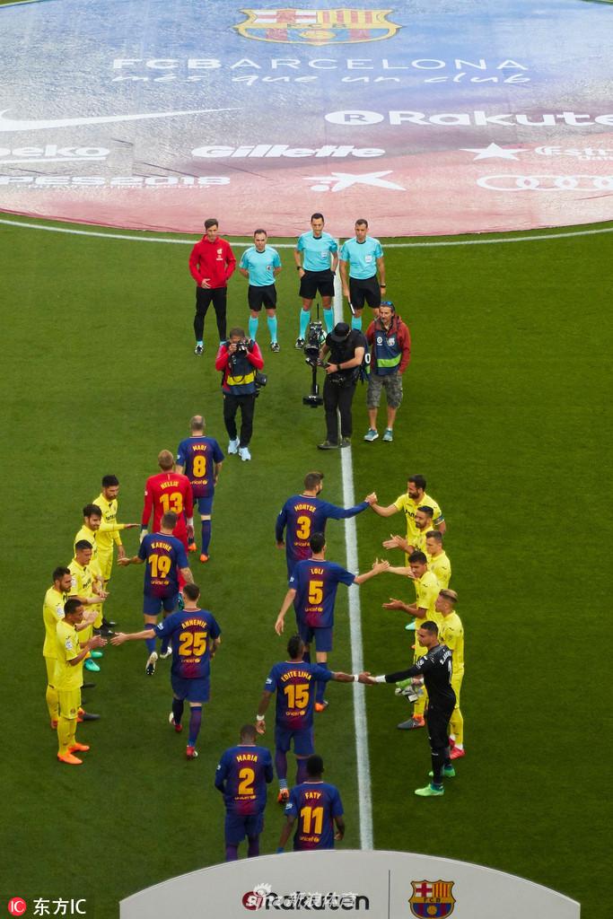 比利亚雷亚尔致敬双冠巴萨