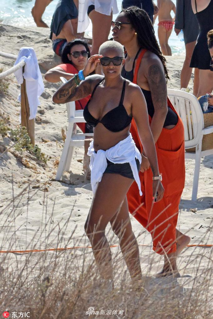 霍华德西班牙度假