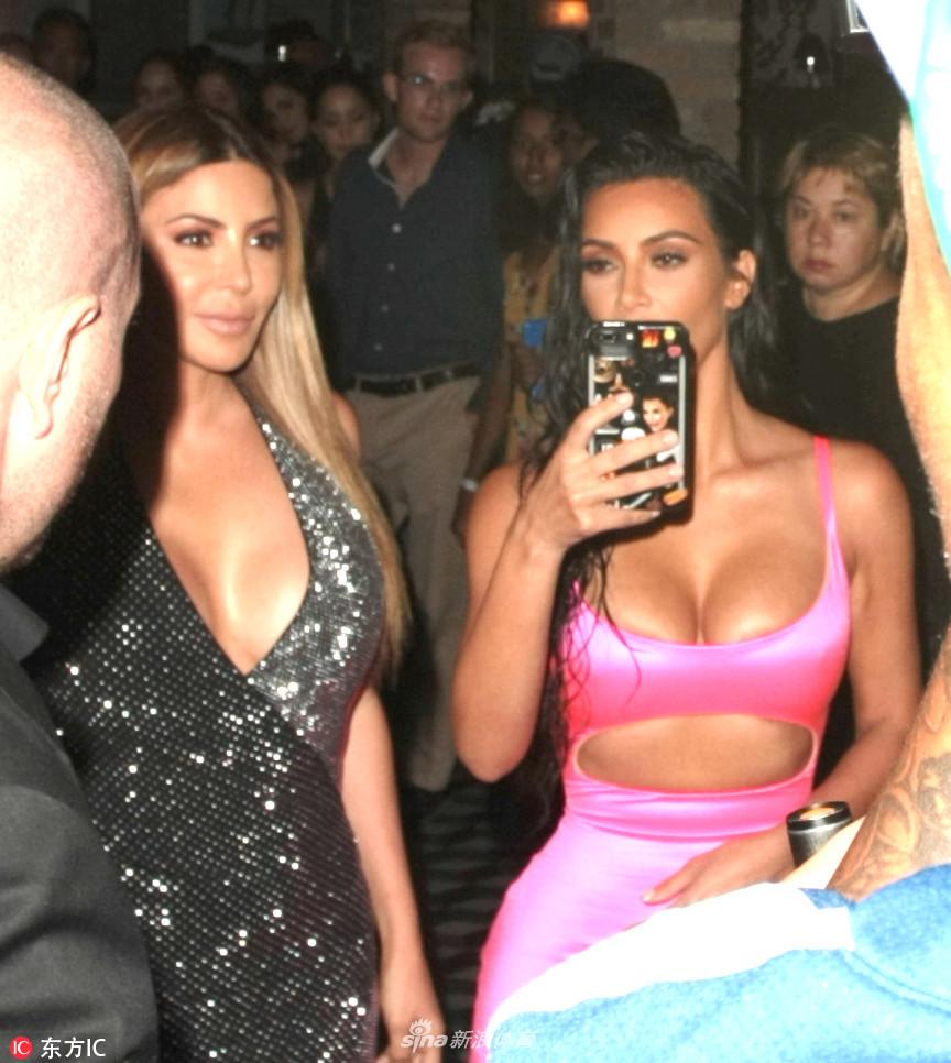 皮蓬娇妻与闺蜜前往凯莉-詹娜生日派对