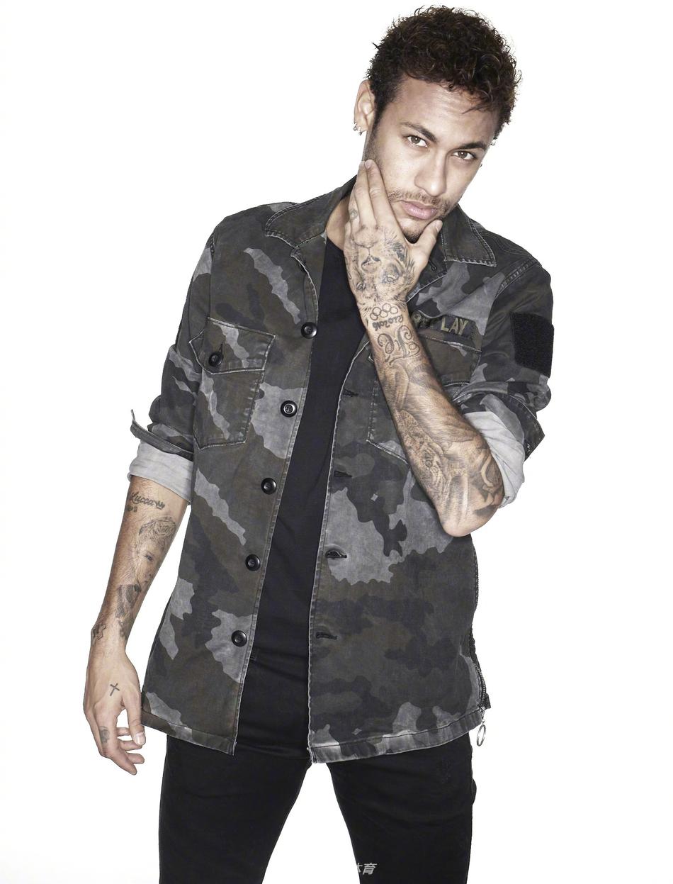 内马尔写真大片演绎成熟型男魅力