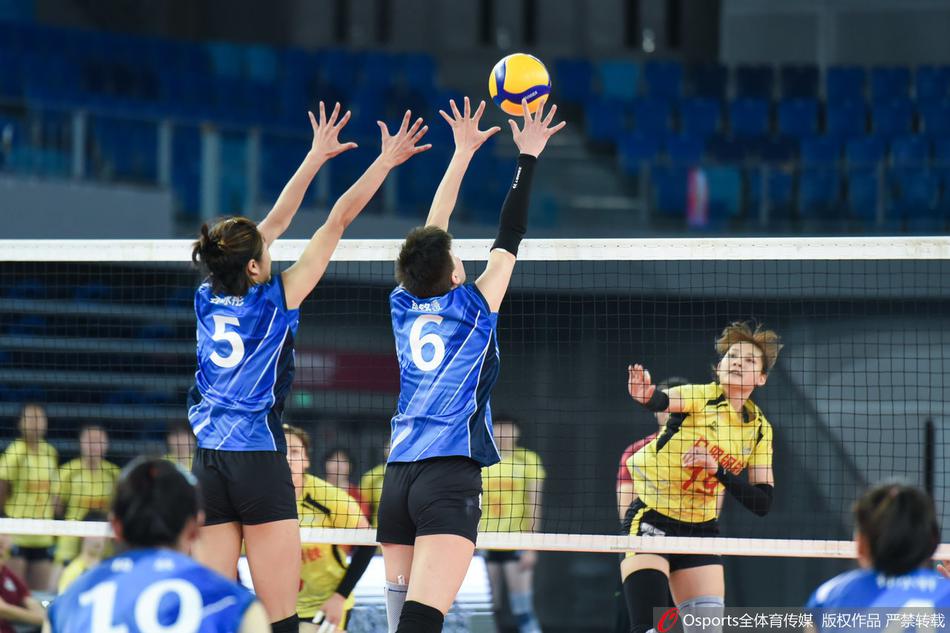 排超焦点战辽宁女排3-0力克山东