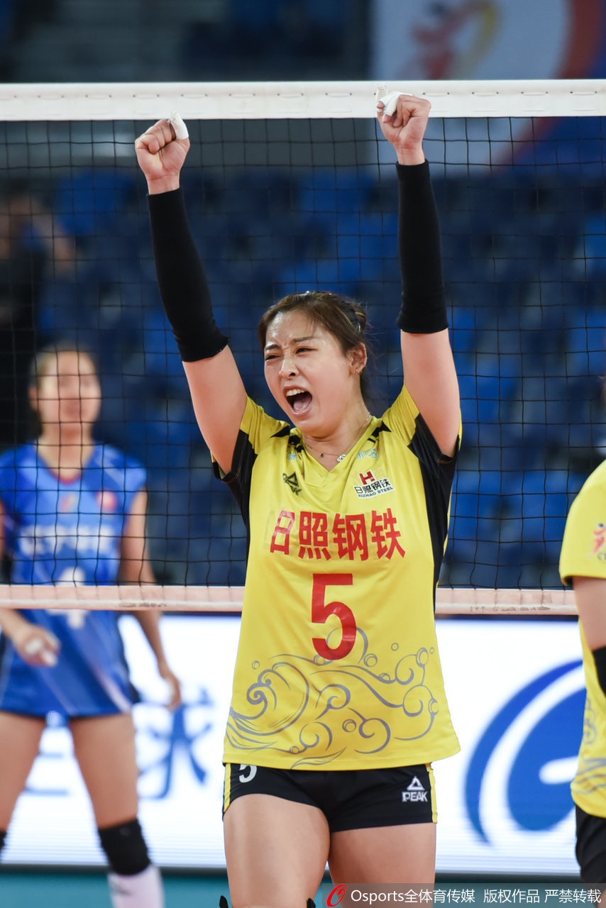 排超焦点战辽宁女排3-0力克山东