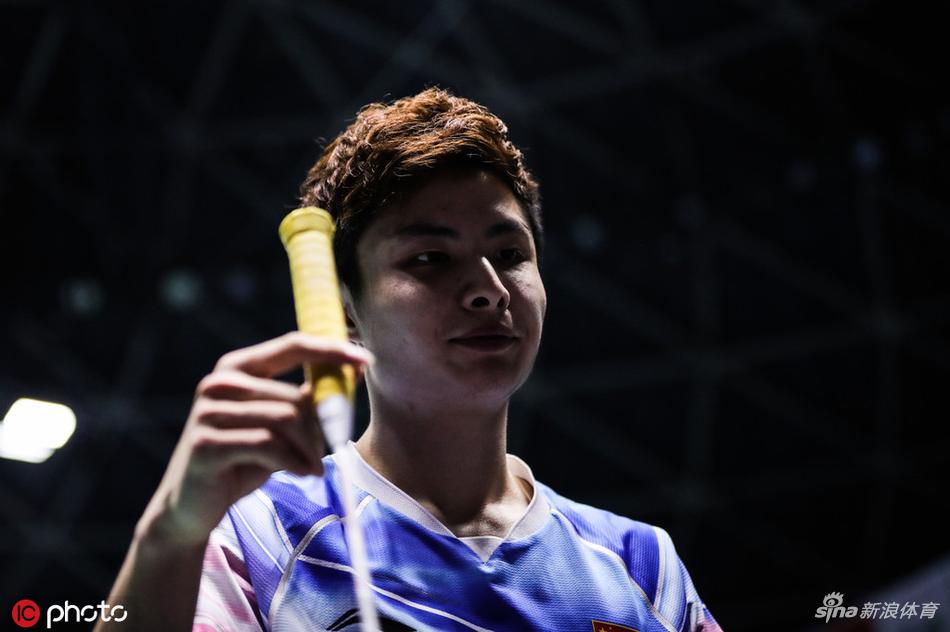 中羽赛石宇奇0-2陆光祖