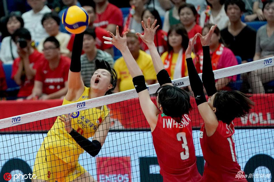 世界杯中国女排3-0横扫日本