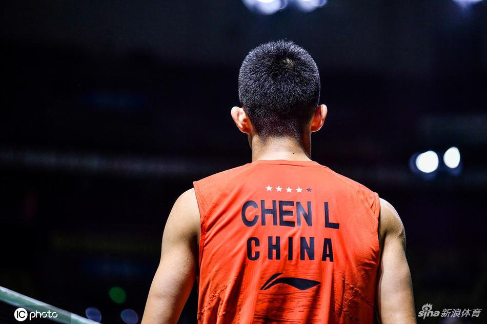 [福州羽毛球赛]林丹1-2谌龙 今年第8次一轮游