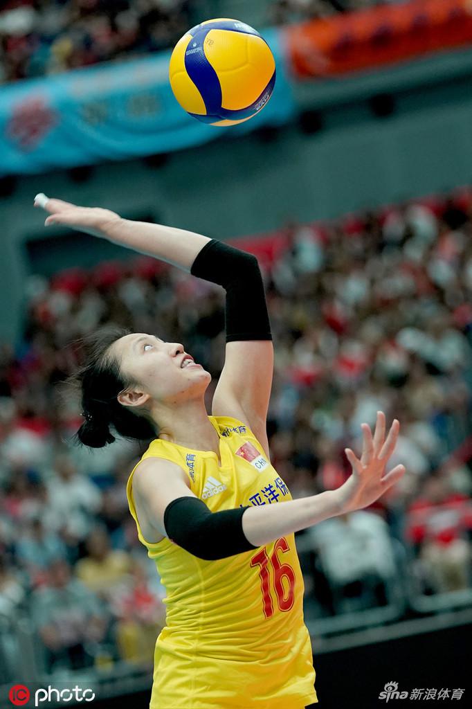 世界杯中国女排3-0横扫日本