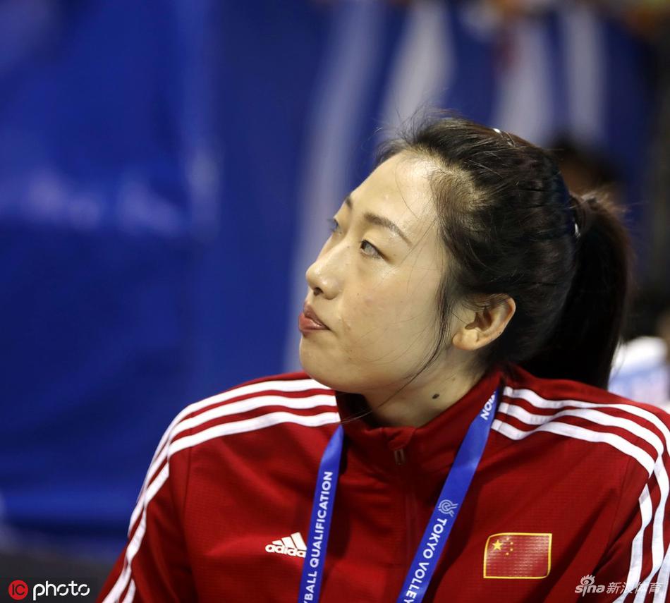 中国女排vs土耳其 惠若琪观战