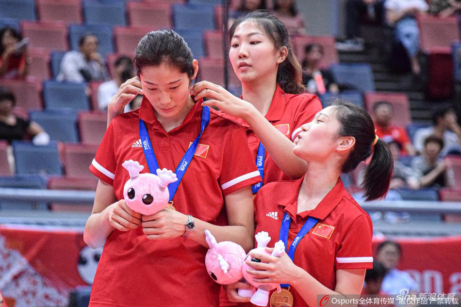 女排世界杯中国升国旗奏国歌