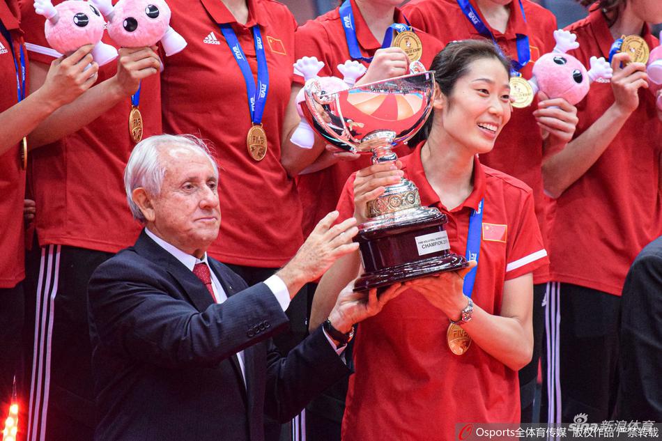 女排世界杯中国升国旗奏国歌