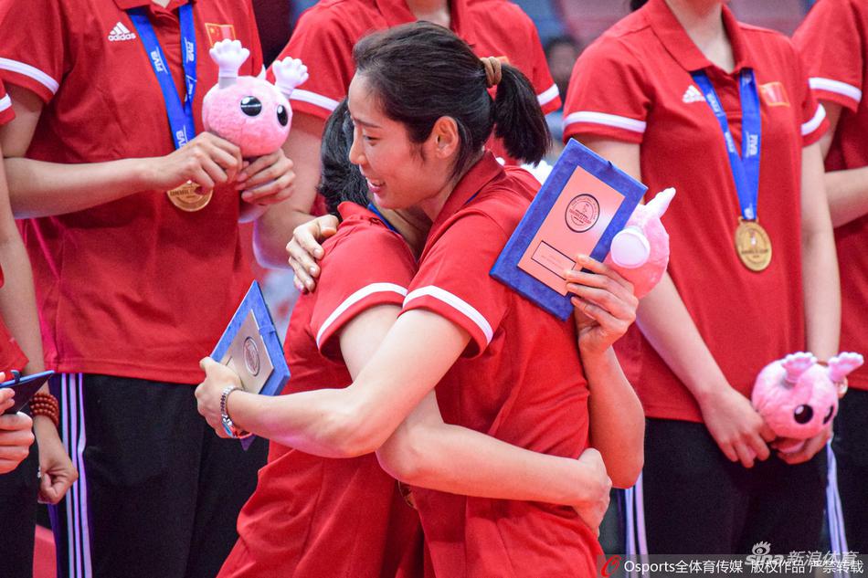 女排世界杯中国升国旗奏国歌