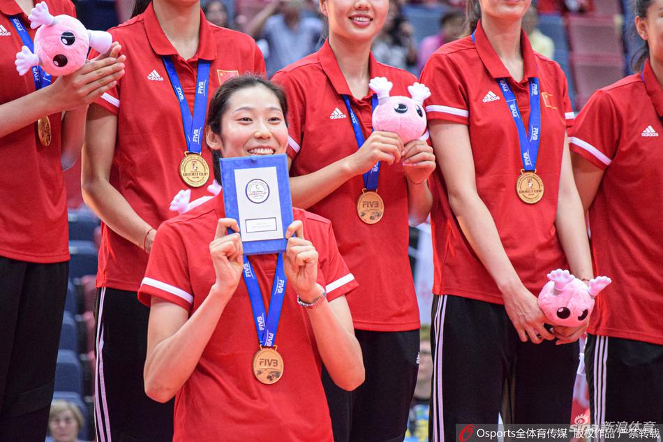 女排世界杯中国升国旗奏国歌