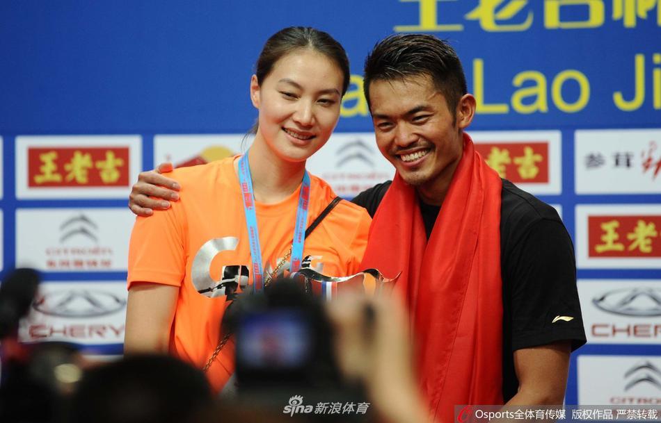 林丹正式宣布退役 回顾羽坛金童玉女恩爱瞬间