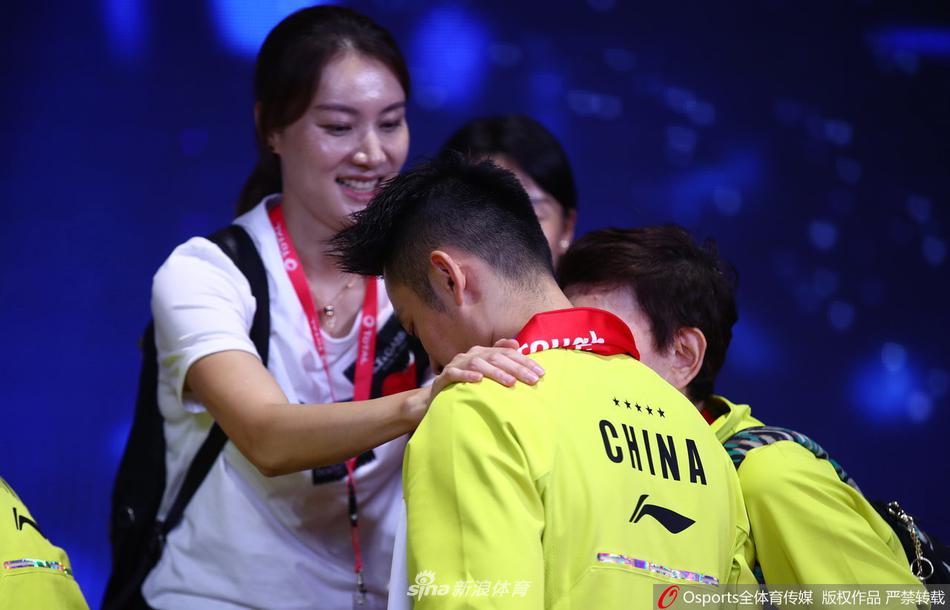 林丹正式宣布退役 回顾羽坛金童玉女恩爱瞬间