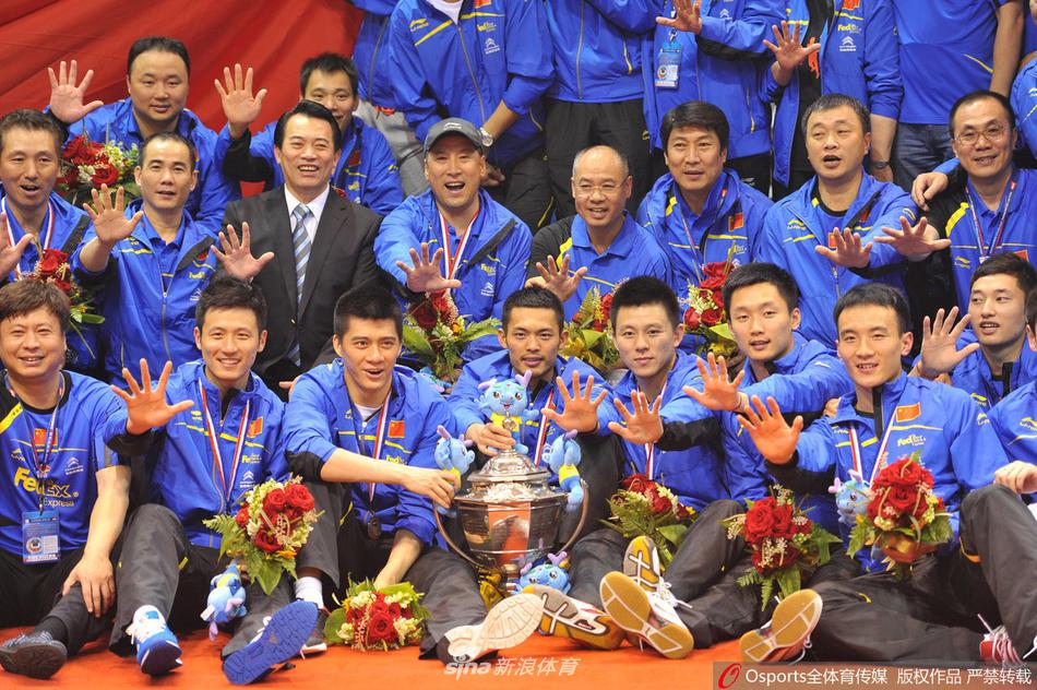 林丹官宣退役 回顾“超级丹”赛场内外精彩瞬间