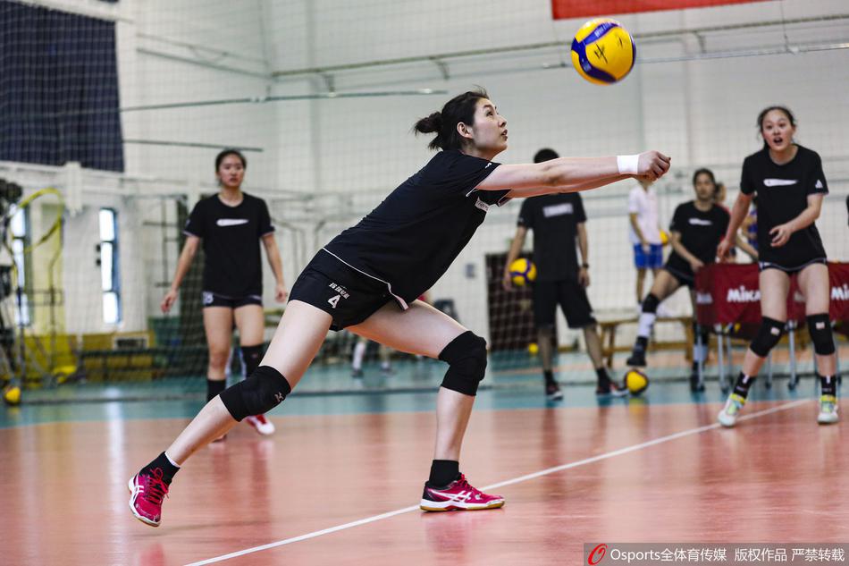 江苏女排训练备战 队员积极备战苦练技能