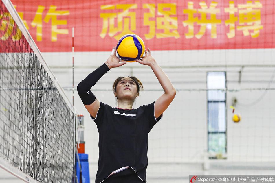江苏女排训练备战 队员积极备战苦练技能