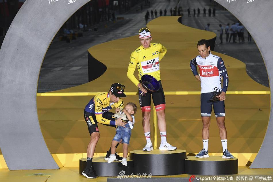 波加查获得环法总冠军