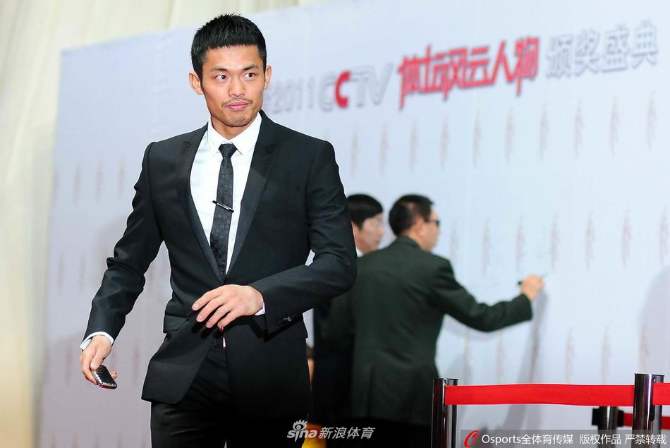 林丹官宣退役 回顾“超级丹”赛场内外精彩瞬间