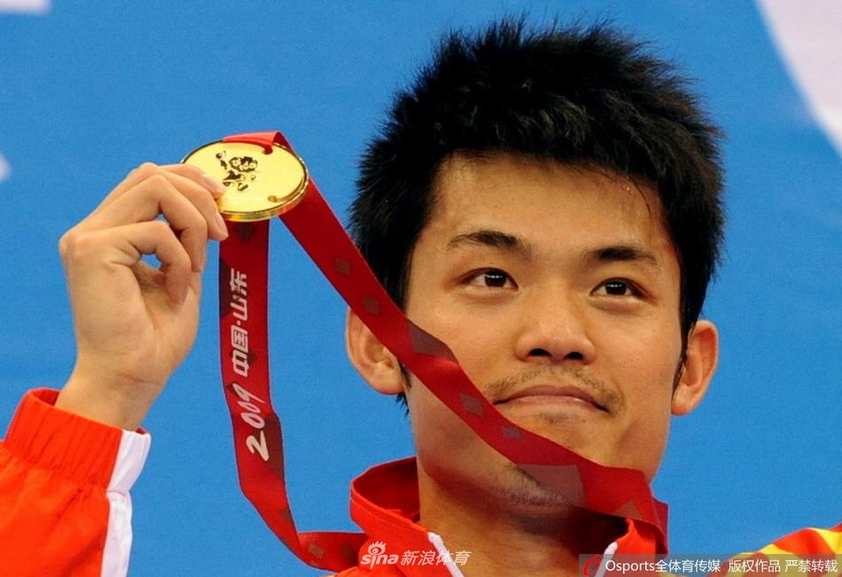 林丹官宣退役 回顾“超级丹”赛场内外精彩瞬间