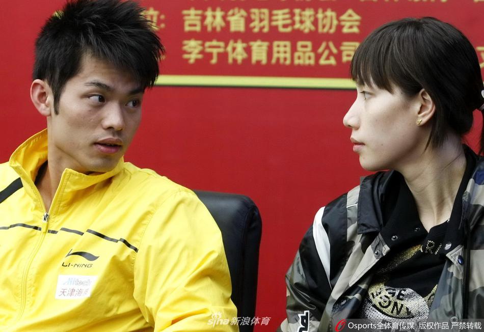 林丹官宣退役 回顾“超级丹”赛场内外精彩瞬间