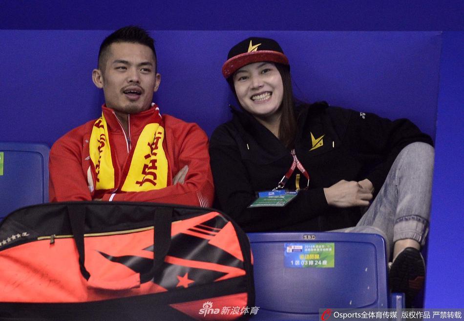 林丹正式宣布退役 回顾羽坛金童玉女恩爱瞬间