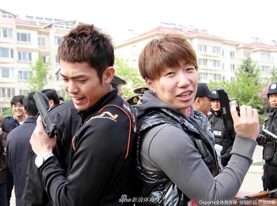 林丹官宣退役 回顾“超级丹”赛场内外精彩瞬间