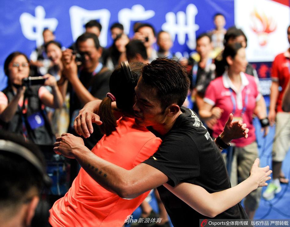 林丹正式宣布退役 回顾羽坛金童玉女恩爱瞬间