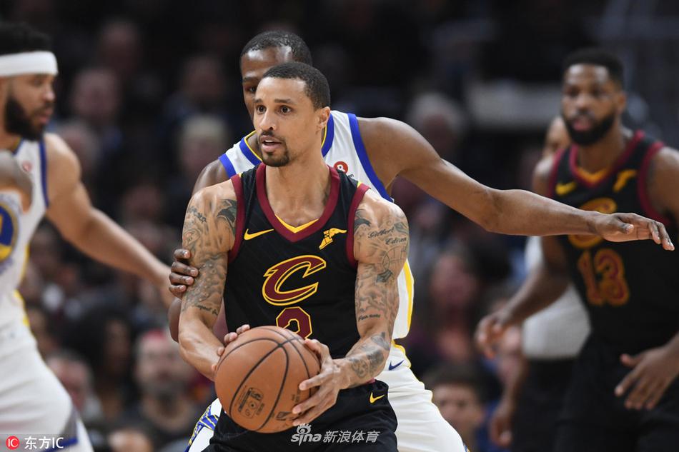 乔治-希尔欲传球