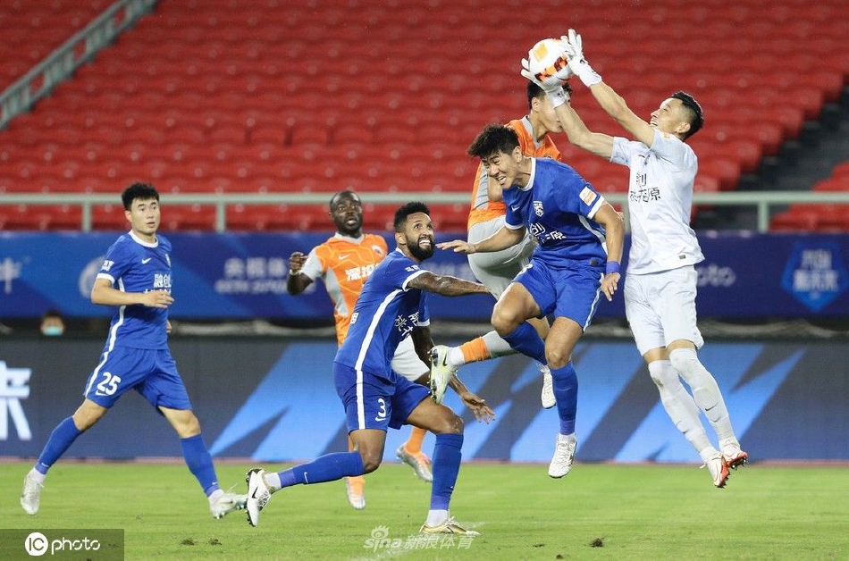 [中超联赛]武汉三镇5-1深圳队