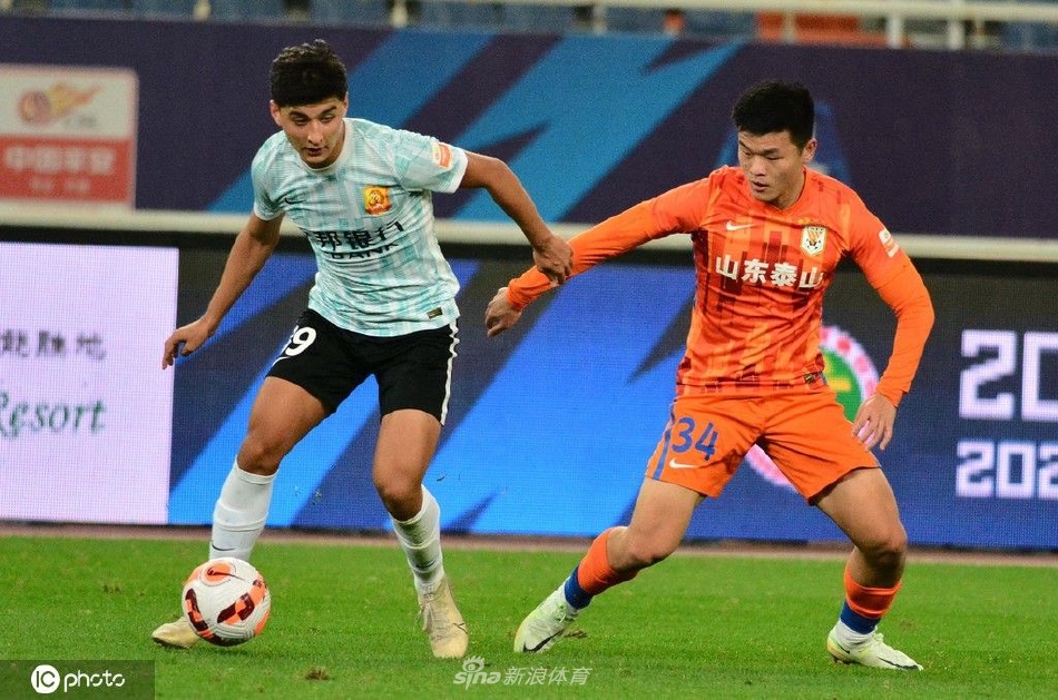 [中超]山东泰山5-0武汉长江