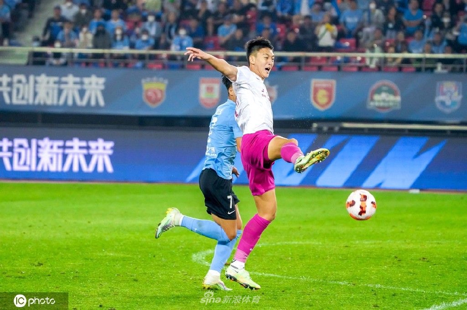 [中超联赛]申花2-1绝杀逆转大连人