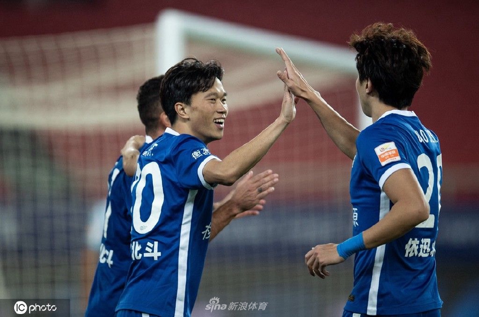 [中超]武汉三镇4-1广州城